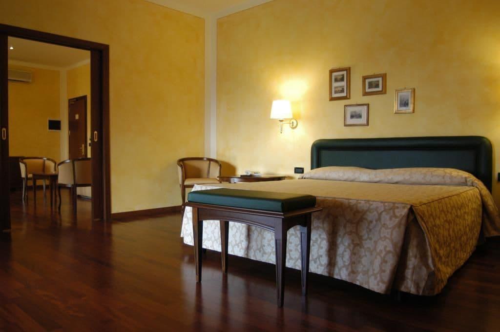 Hotel Conteverde Montecchio Emilia Buitenkant foto